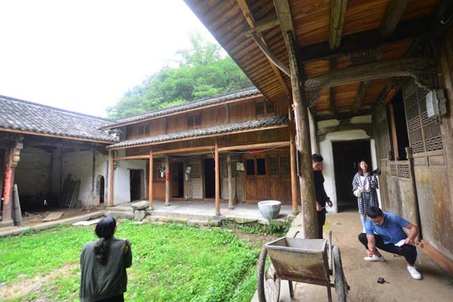 2019年浦江袅溪村乡村改造学生5人.jpg